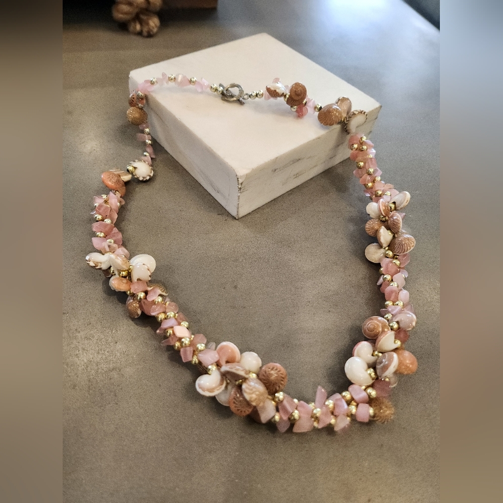 Pretty Pink and Gold Tone Snail Shell and Glass Beaded 18" princess length Neck